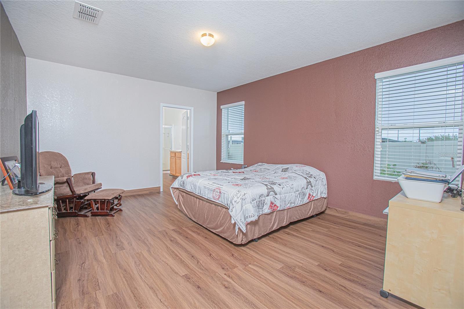 3643 JULIUS ESTATES BLVD