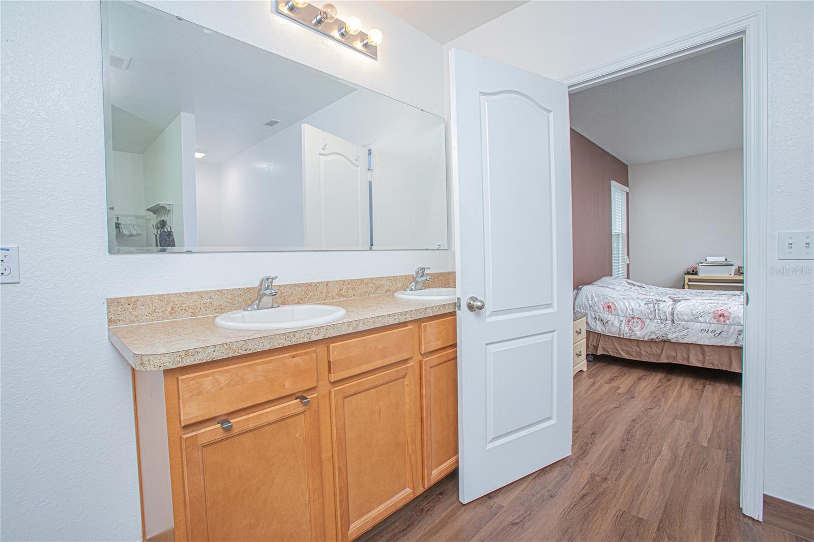 3643 JULIUS ESTATES BLVD
