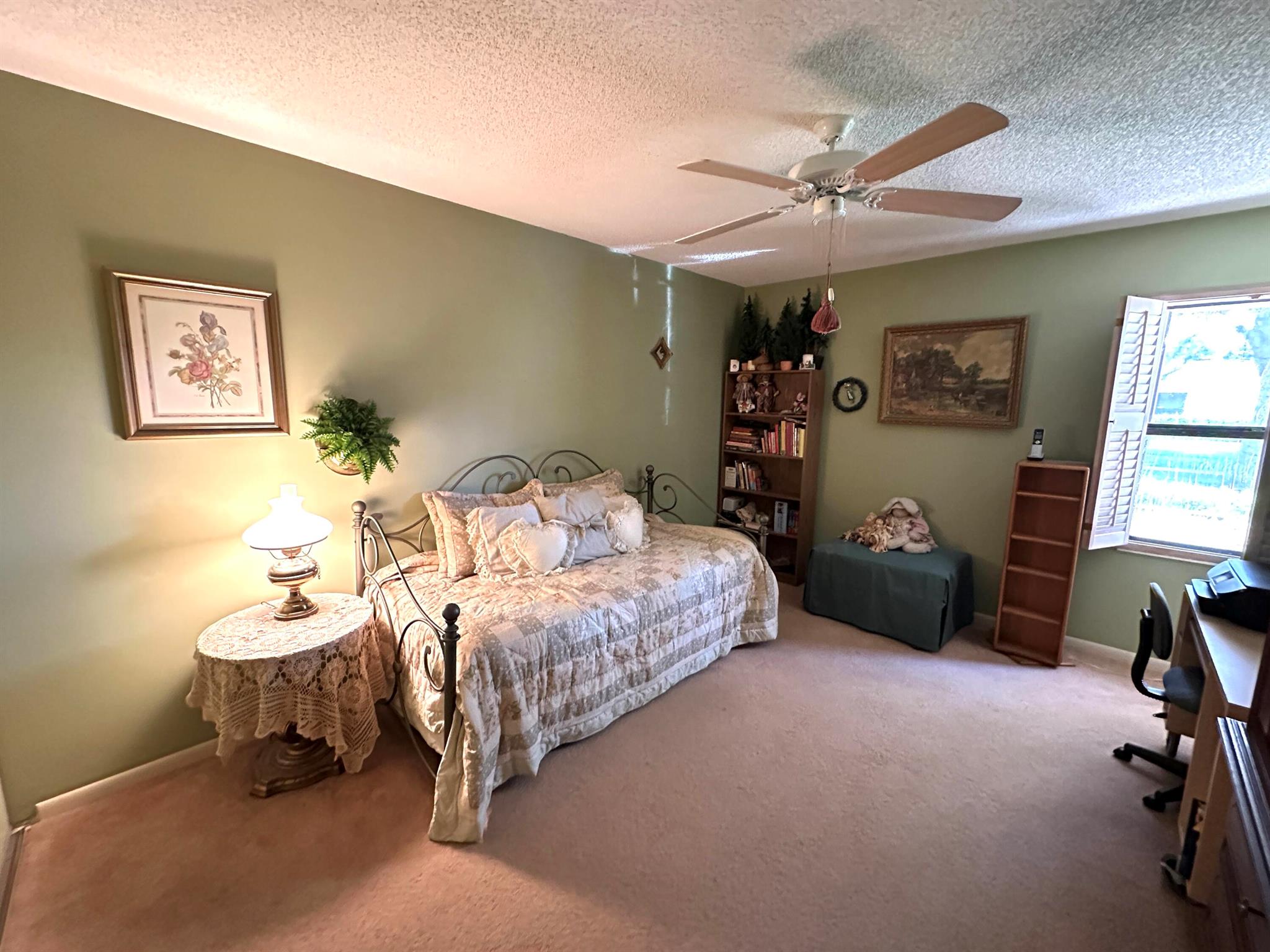 4724 Boxwood Circle