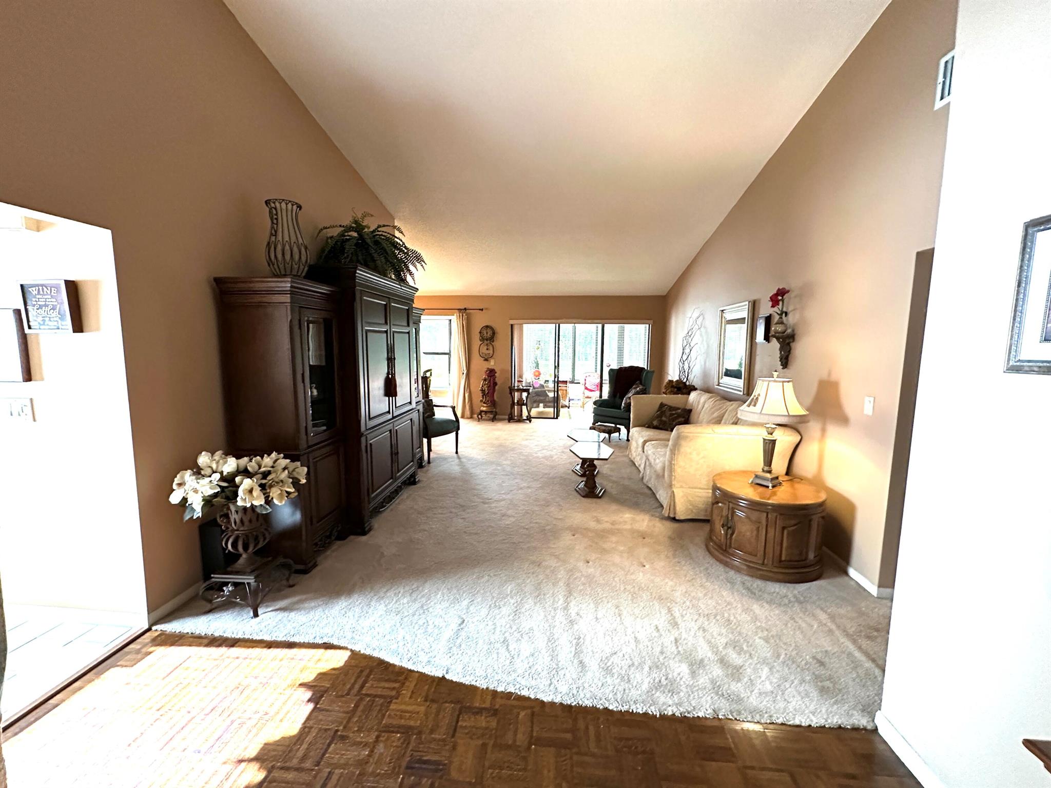 4724 Boxwood Circle