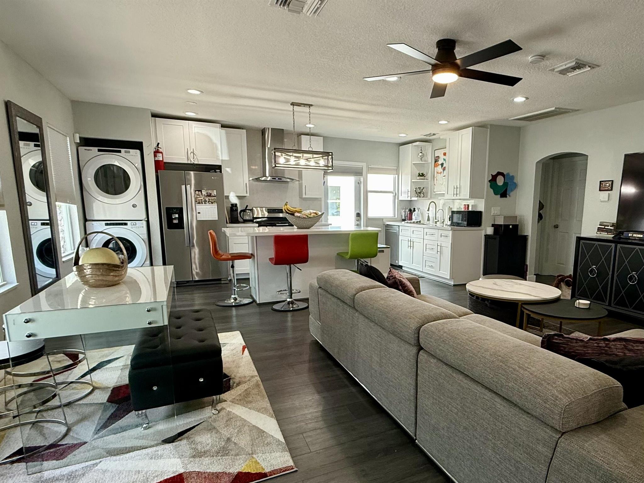 615 SW 9th Street