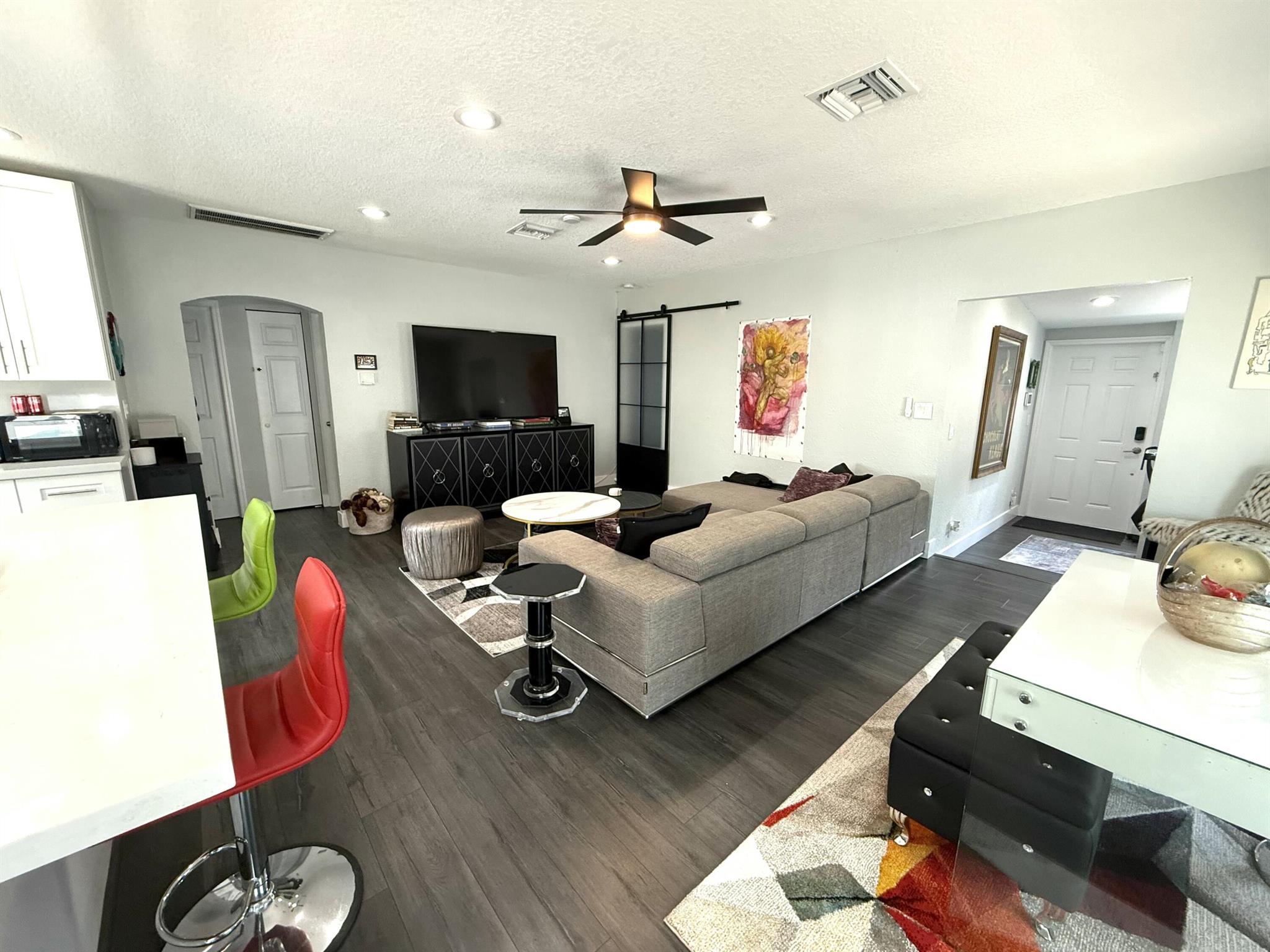 615 SW 9th Street