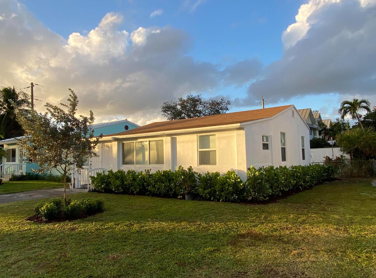 615 SW 9th Street