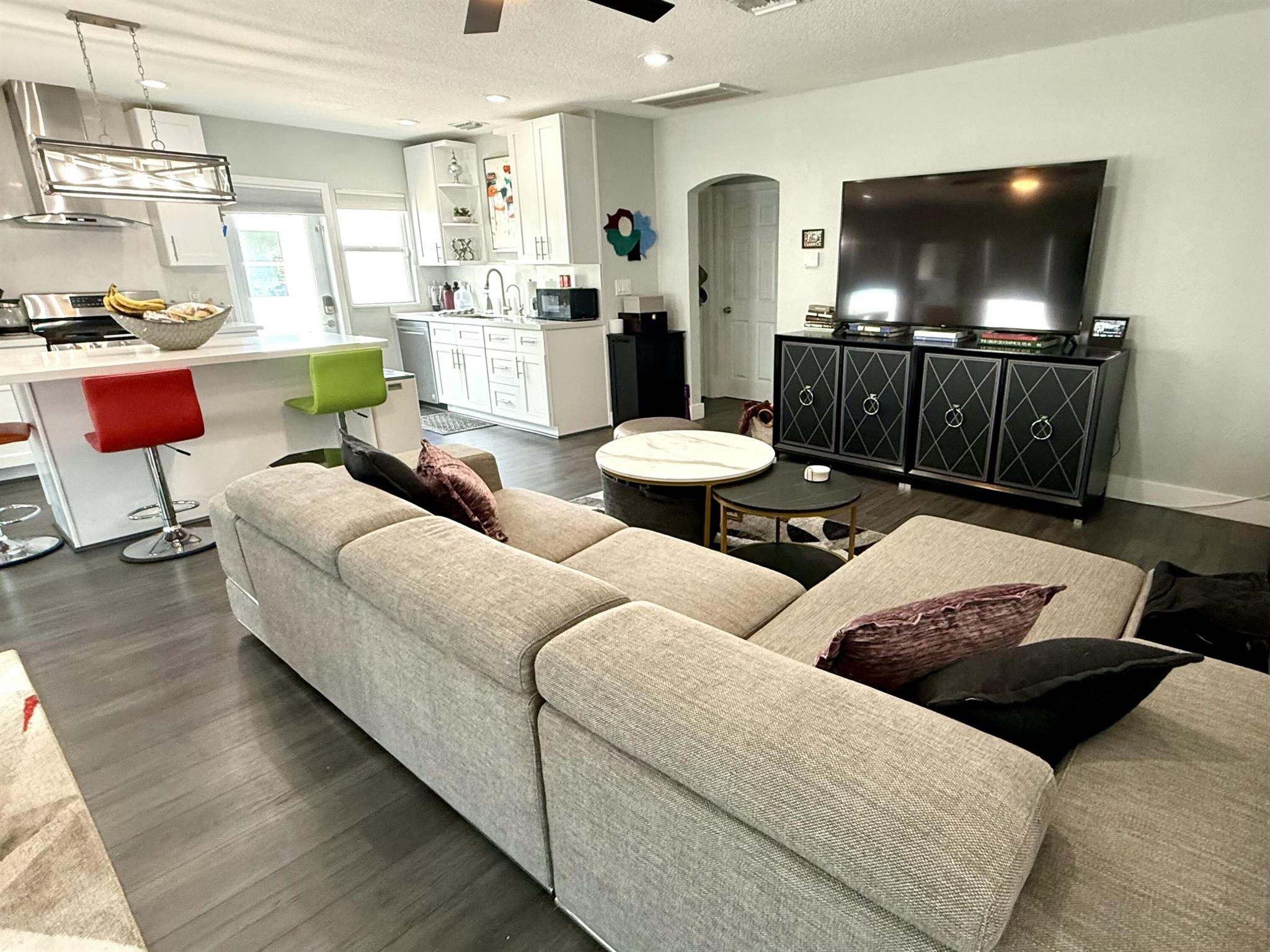 615 SW 9th Street