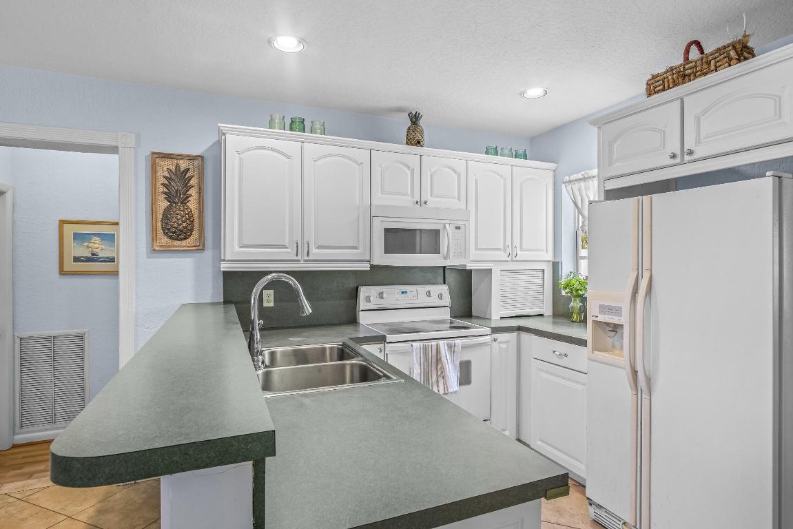 3280 Churchill Drive