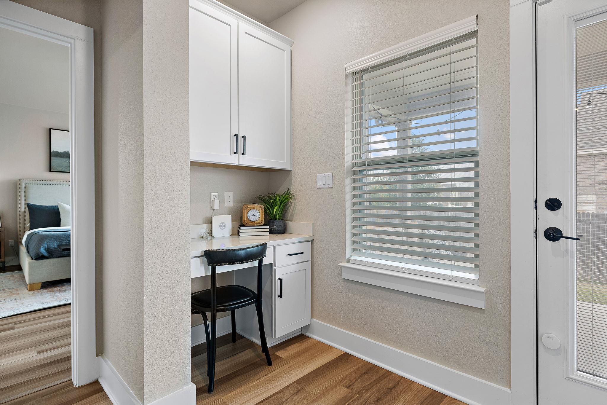 4001 Promontory Point TRL