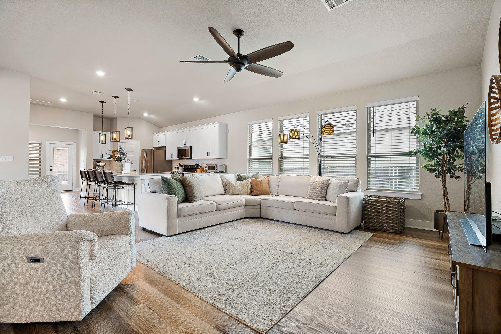 4001 Promontory Point TRL