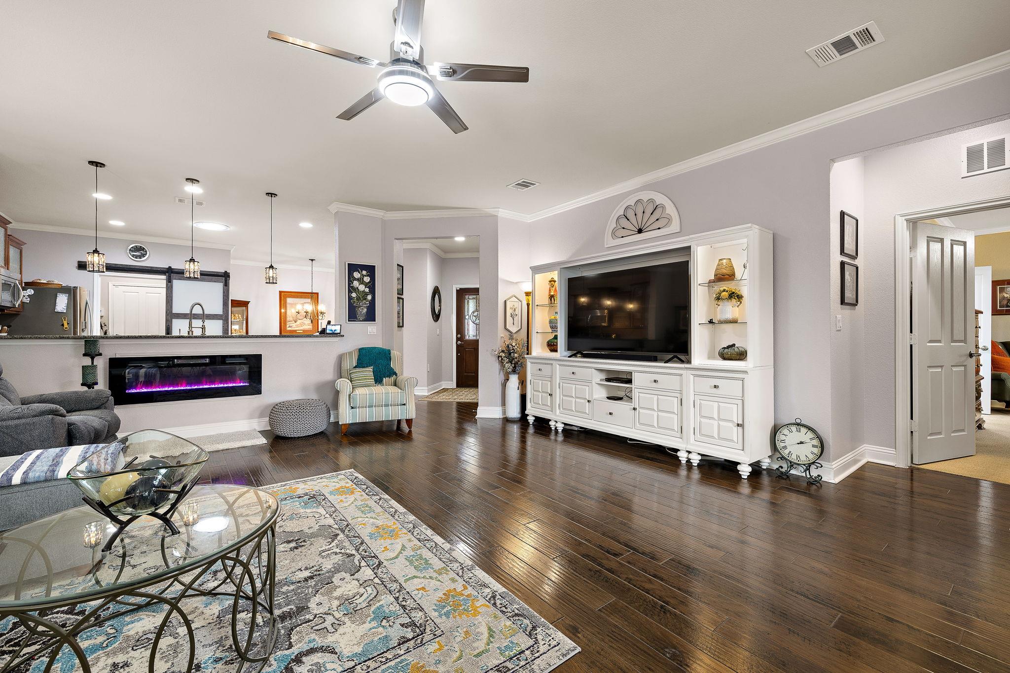 101 Copperas Creek CV