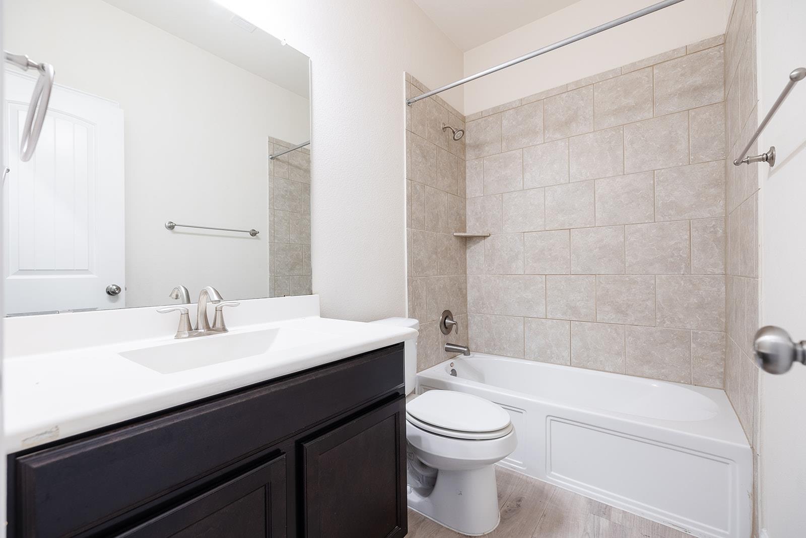 2517 Auburn Chestnut LN