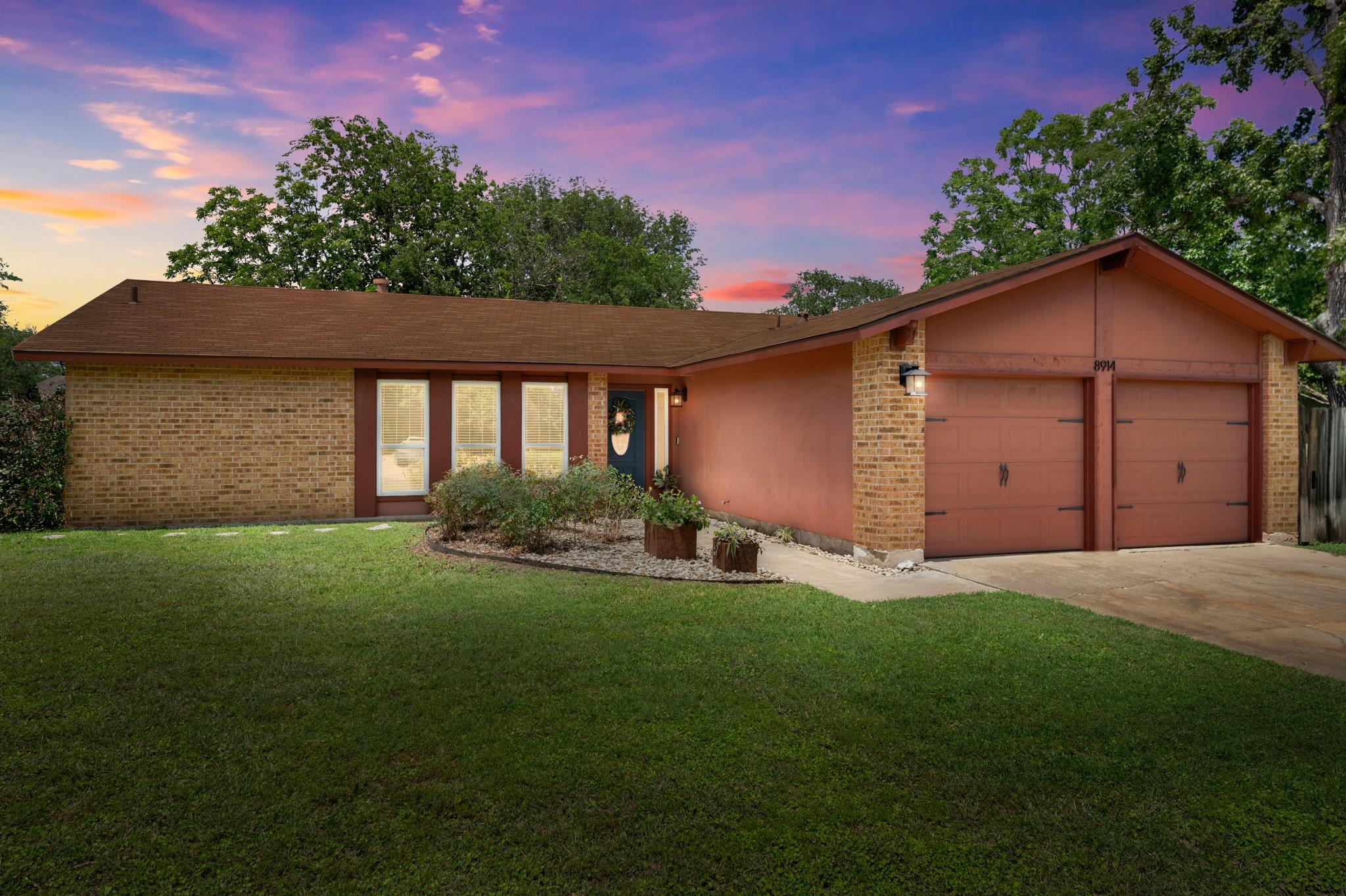 8914 Sparkling Creek DR