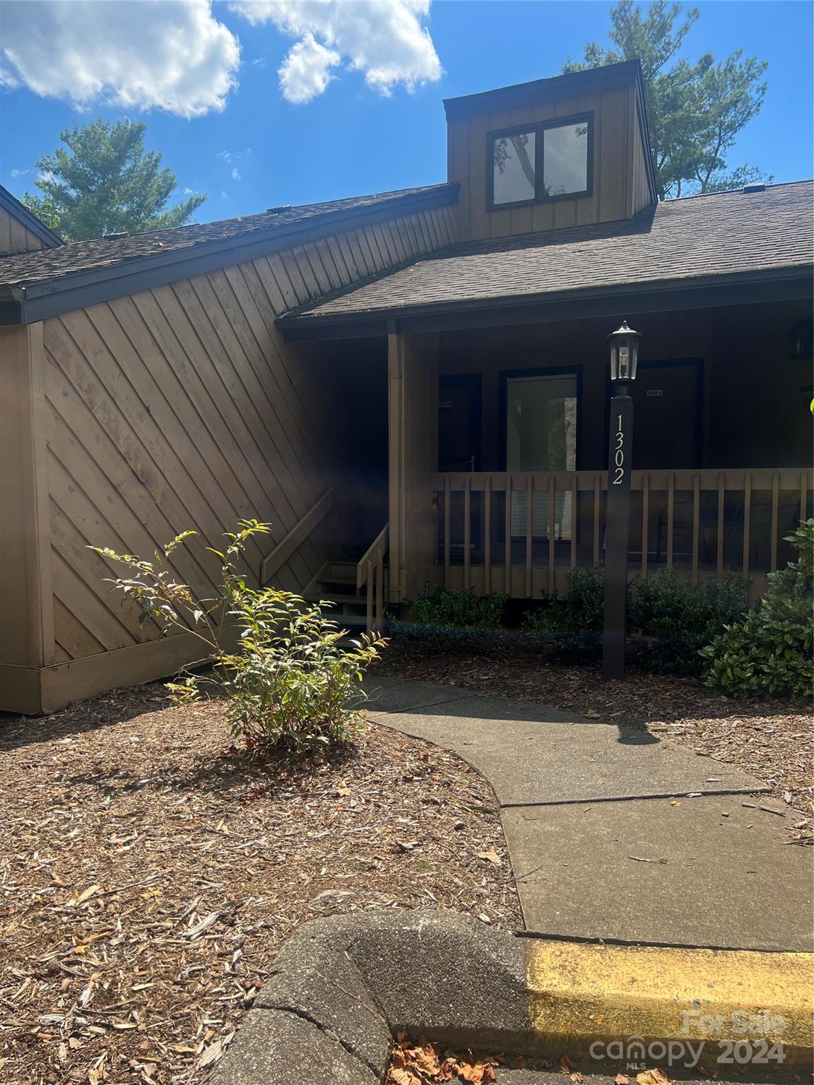 156 West Lake Drive Unit: 1305