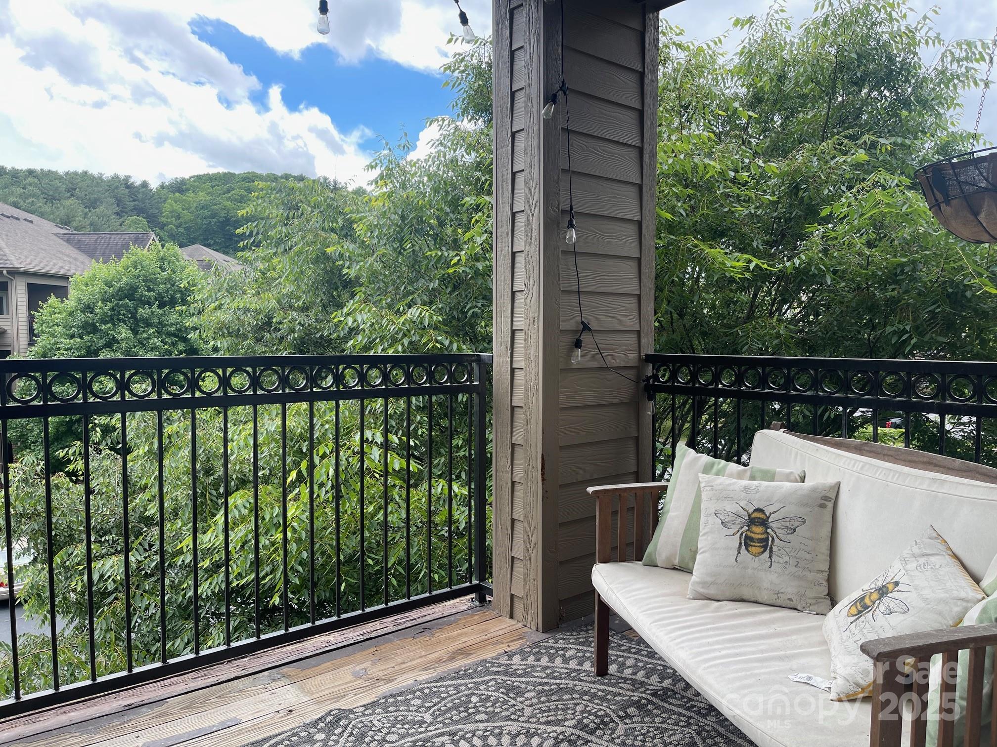 202 Brickton Village Circle Unit: 305