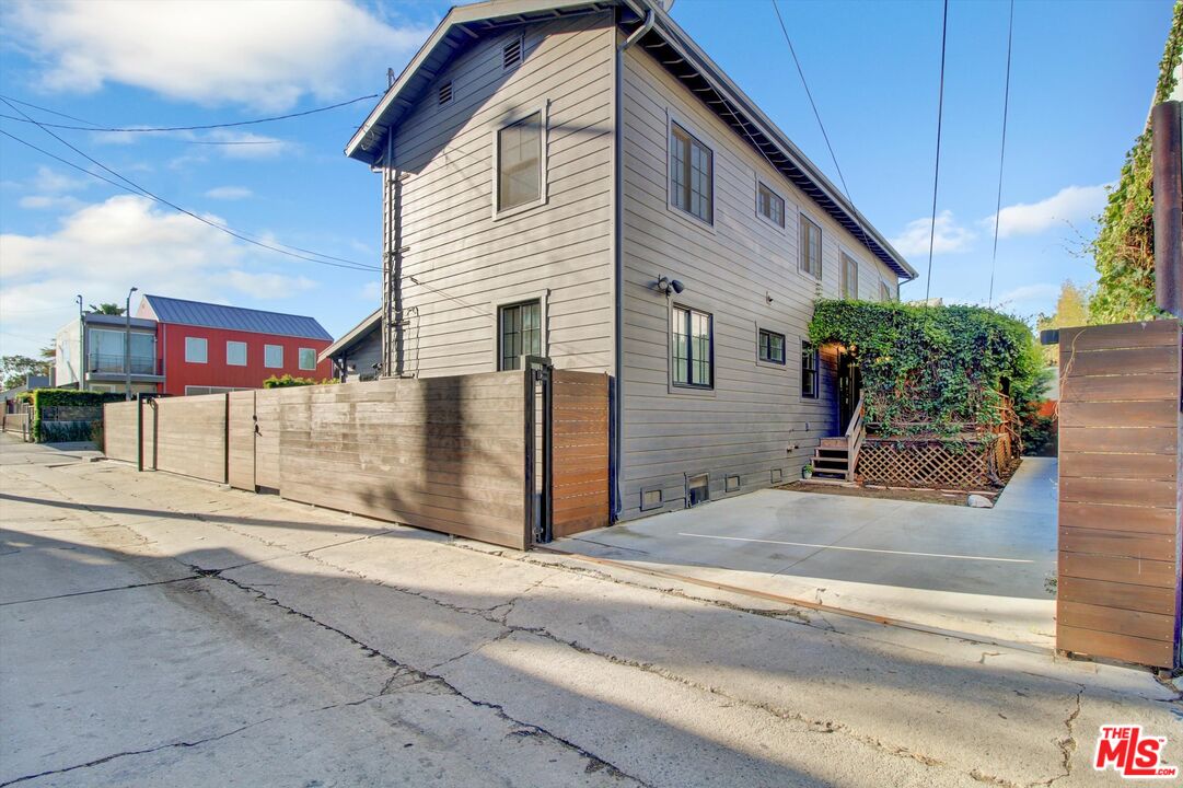 605 Indiana Ave