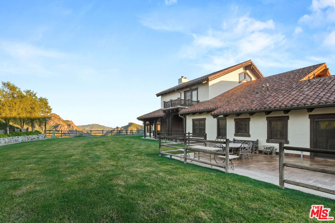 12486 Yerba Buena Rd