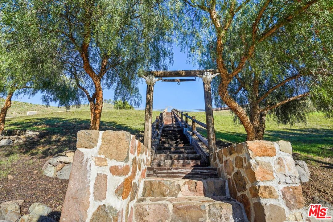 12486 Yerba Buena Rd