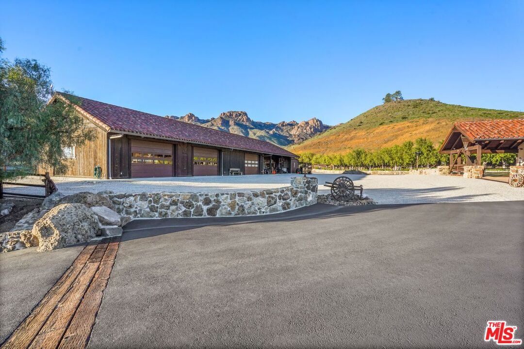 12486 Yerba Buena Rd