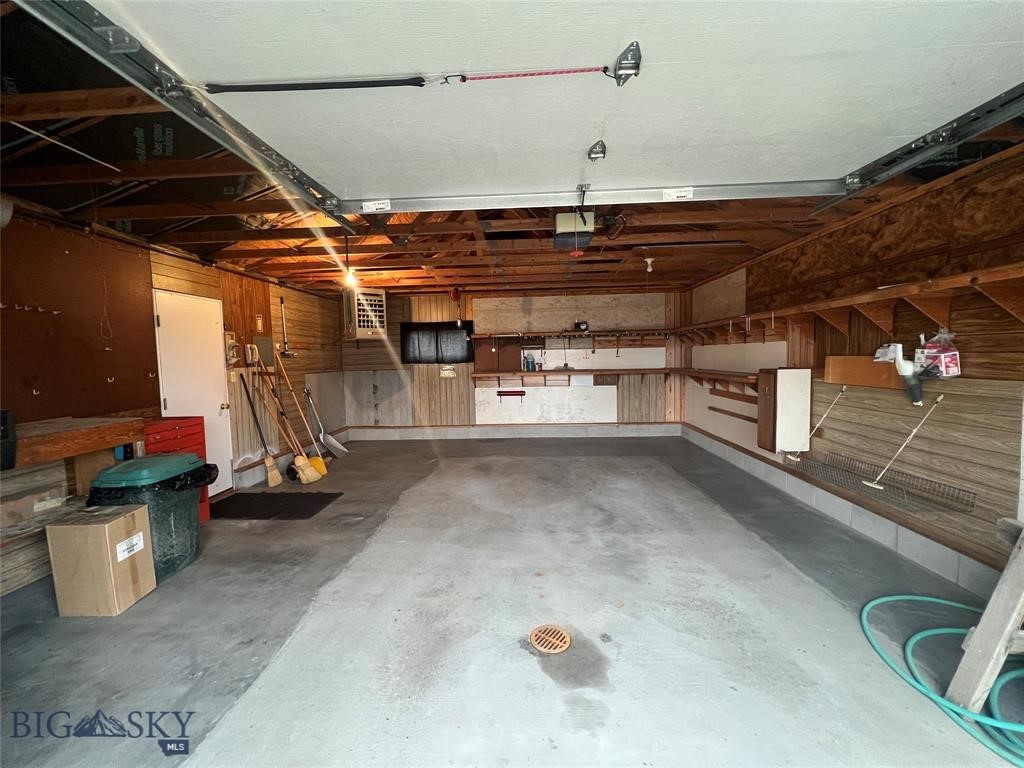 2 Blackman Street