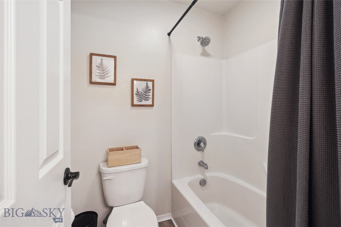 859 Forestglen 4D