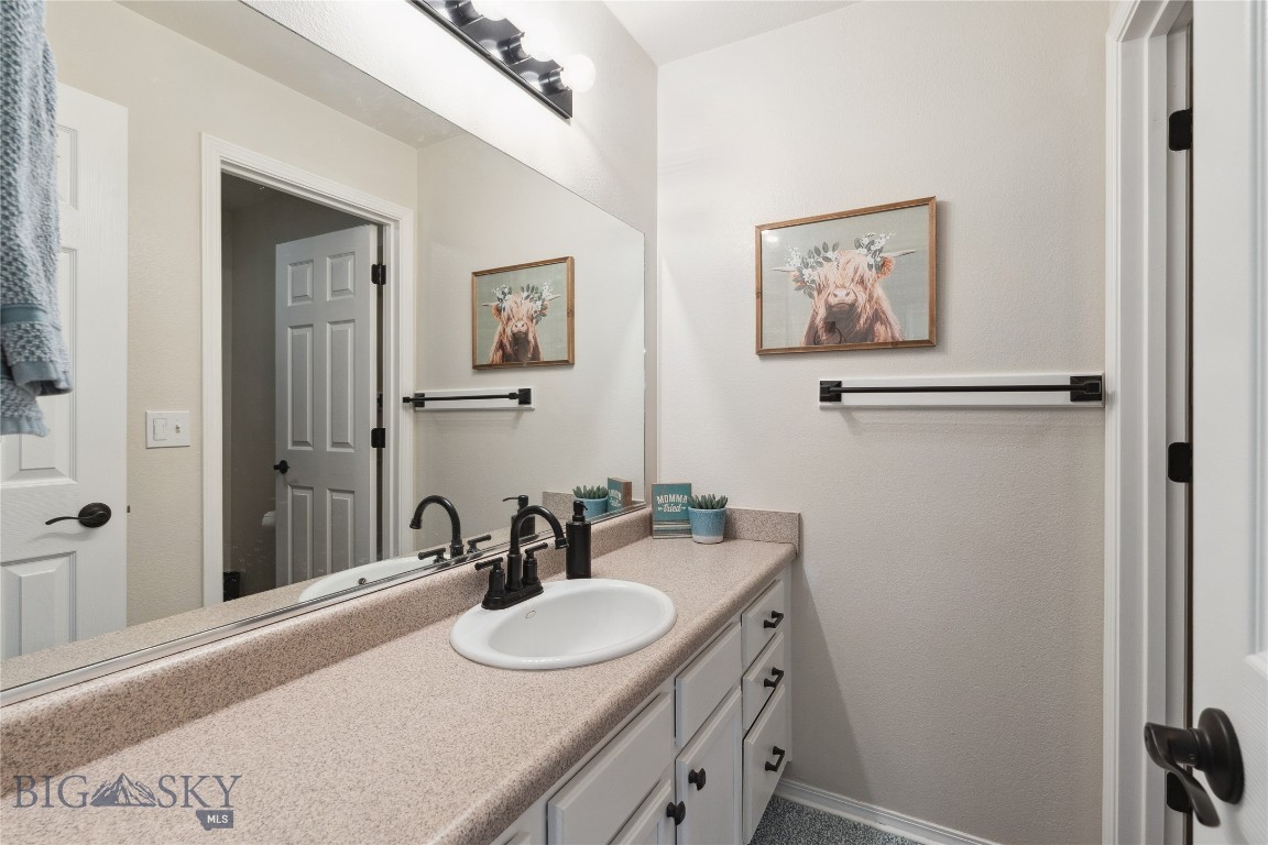 859 Forestglen 4D