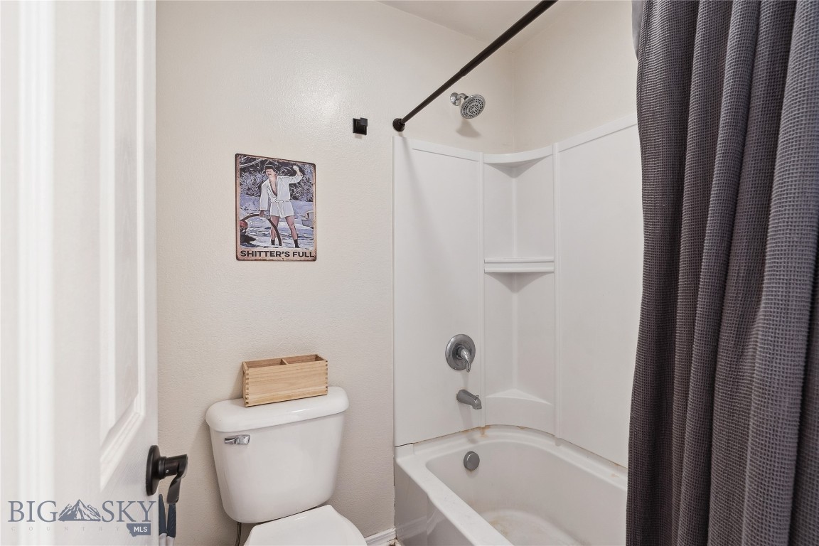 859 Forestglen 4D