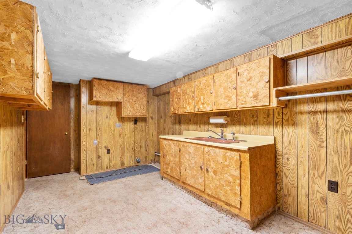 509 1st E