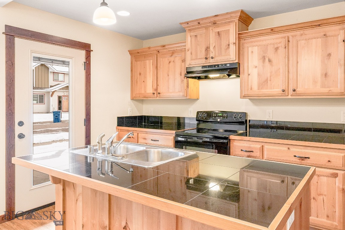 2755 Fen Way B