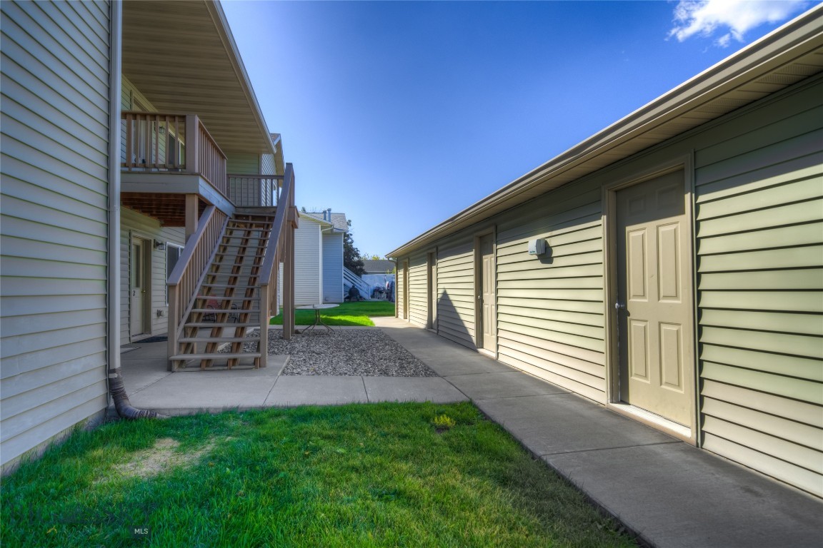 216 Show Place 216-1