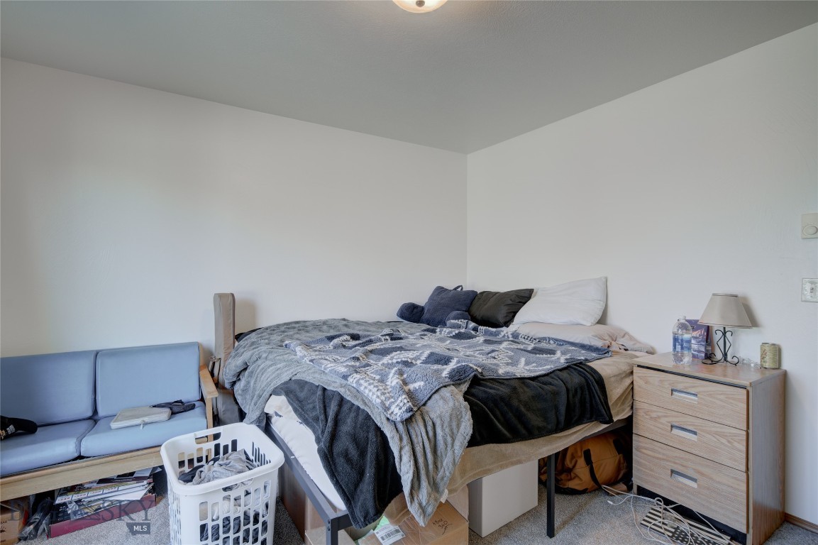 216 Show Place 216-1