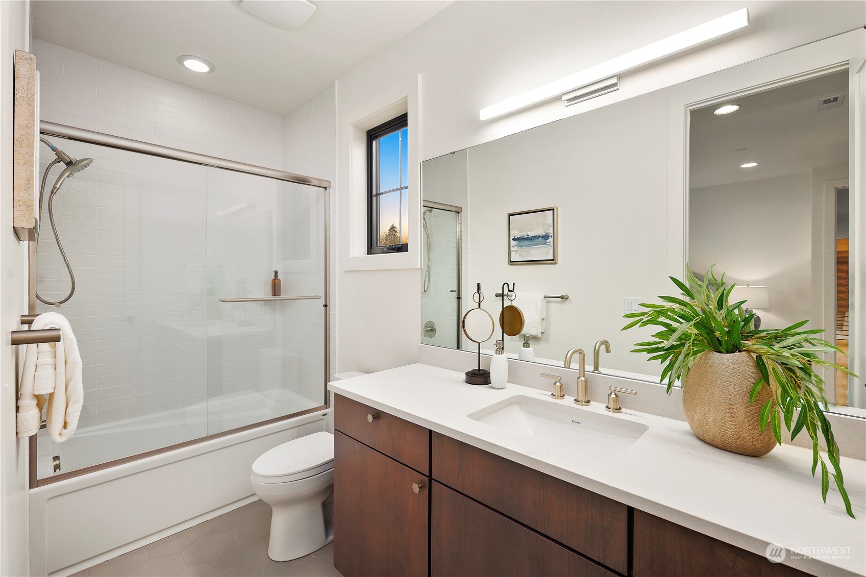 26 xxx SE 152nd Street