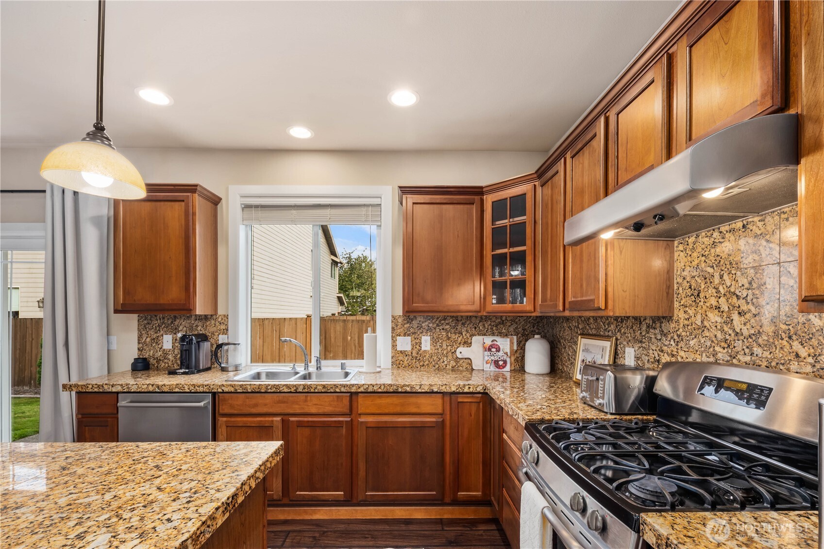 6608 Douglas Avenue SE