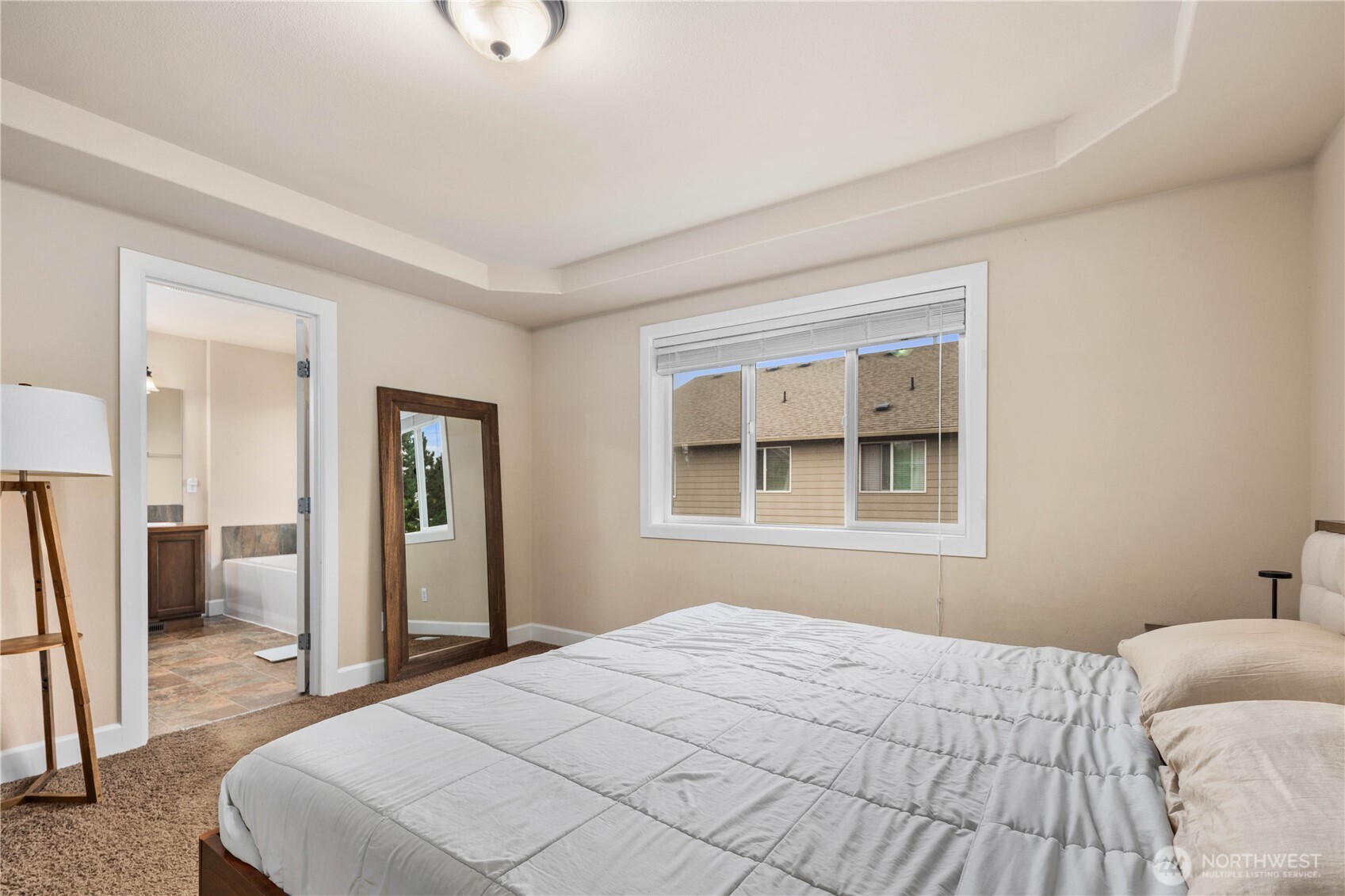 6608 Douglas Avenue SE