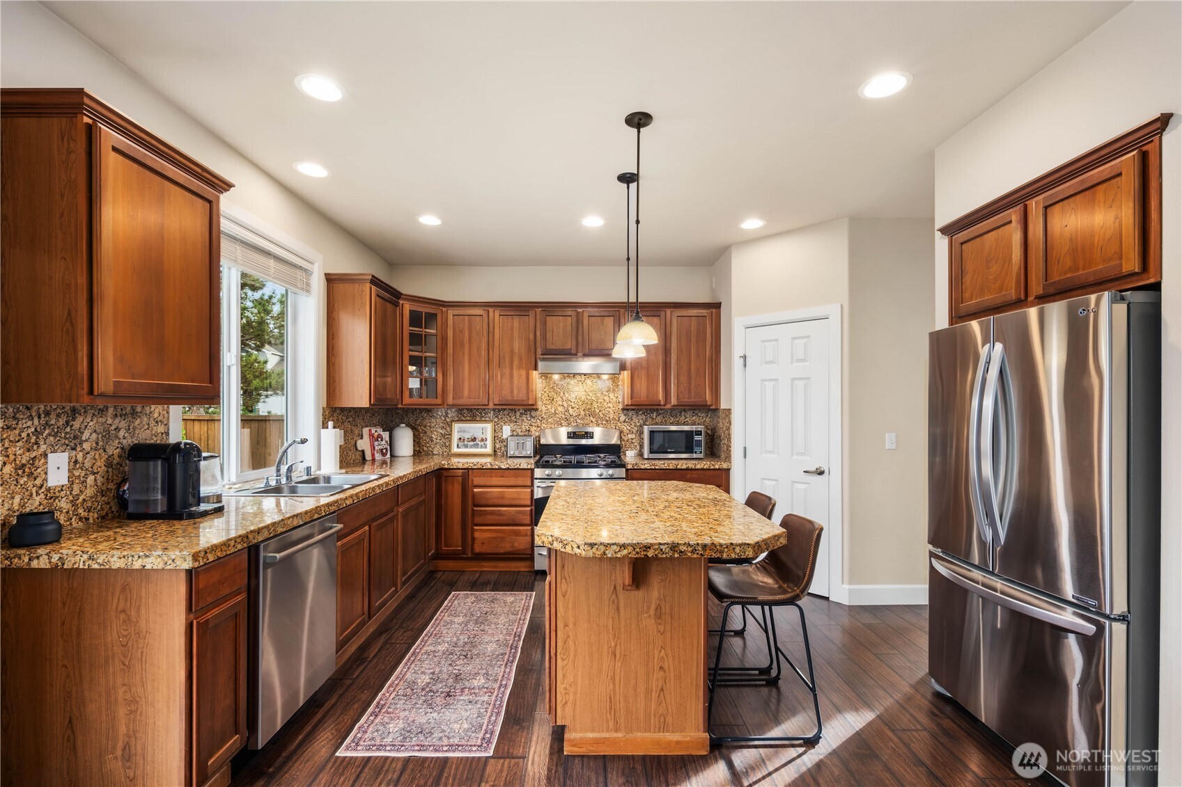 6608 Douglas Avenue SE