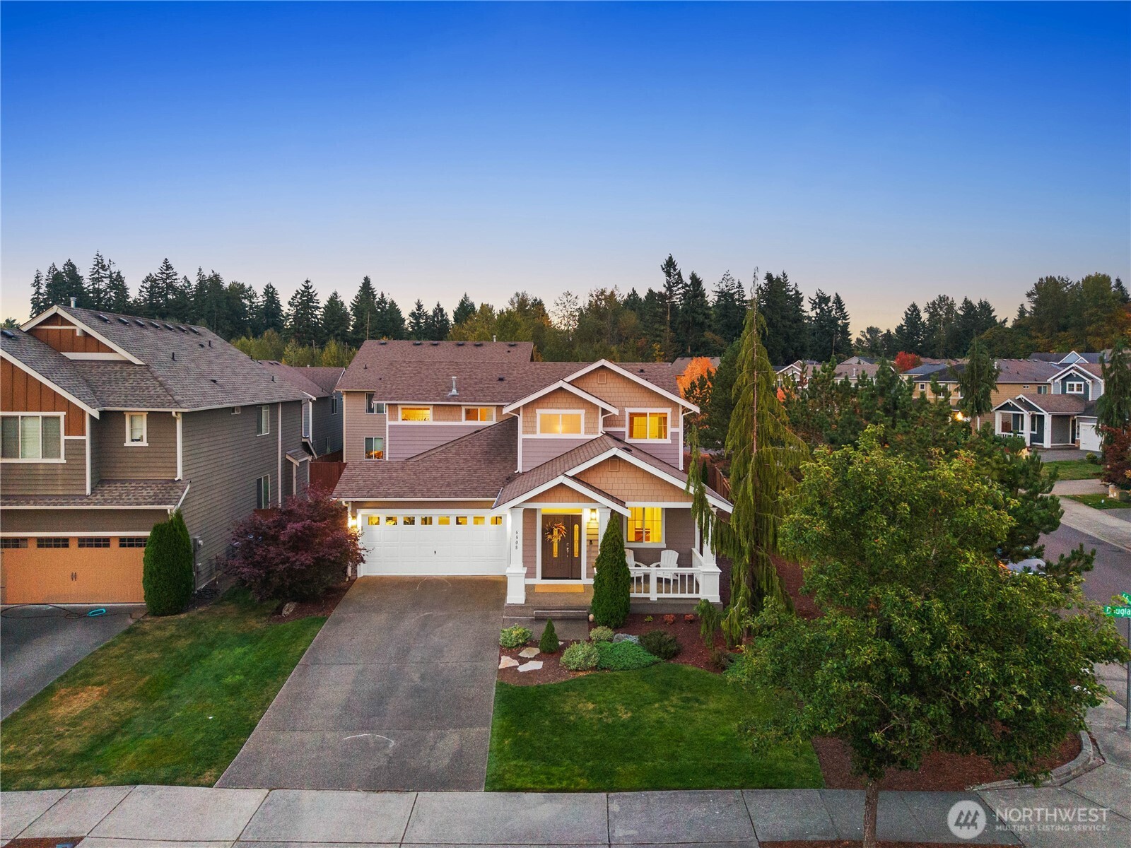 6608 Douglas Avenue SE