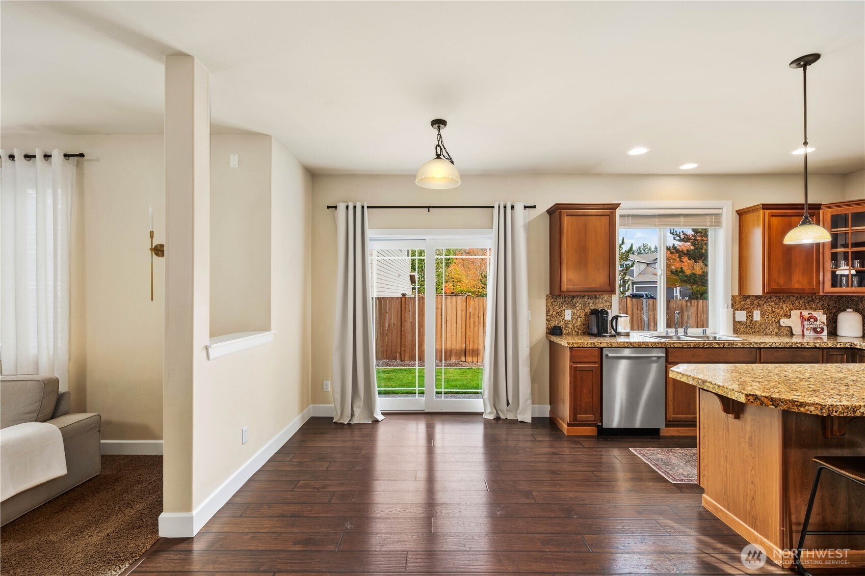 6608 Douglas Avenue SE