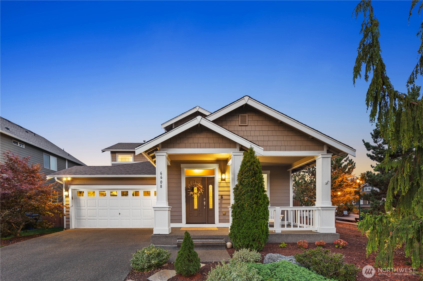 6608 Douglas Avenue SE