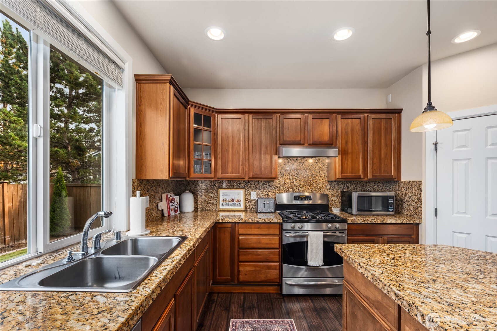 6608 Douglas Avenue SE