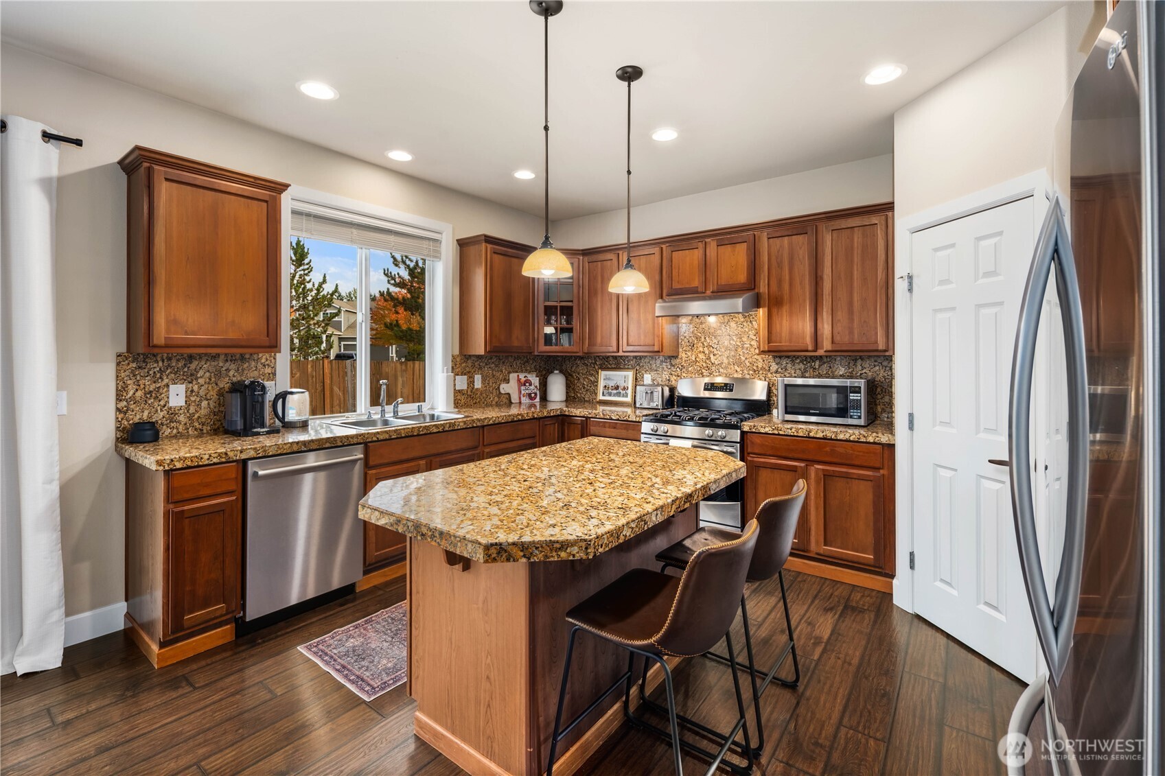 6608 Douglas Avenue SE