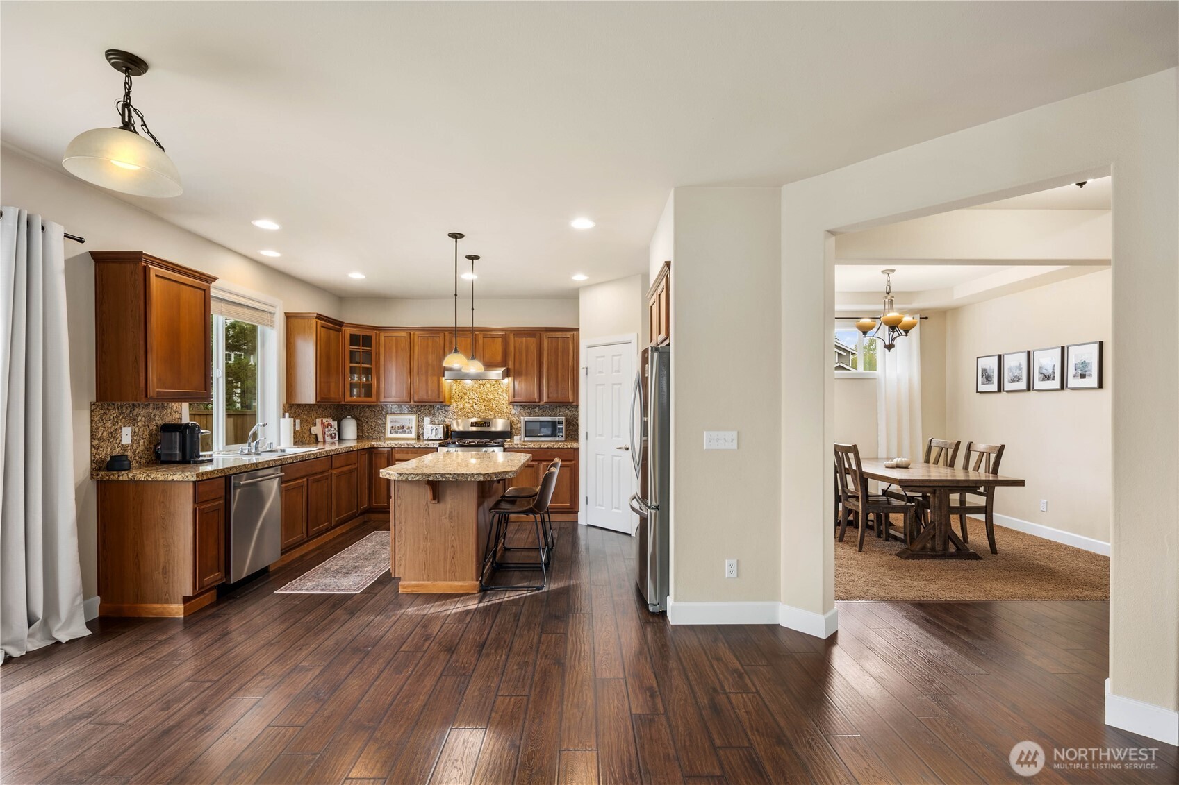 6608 Douglas Avenue SE