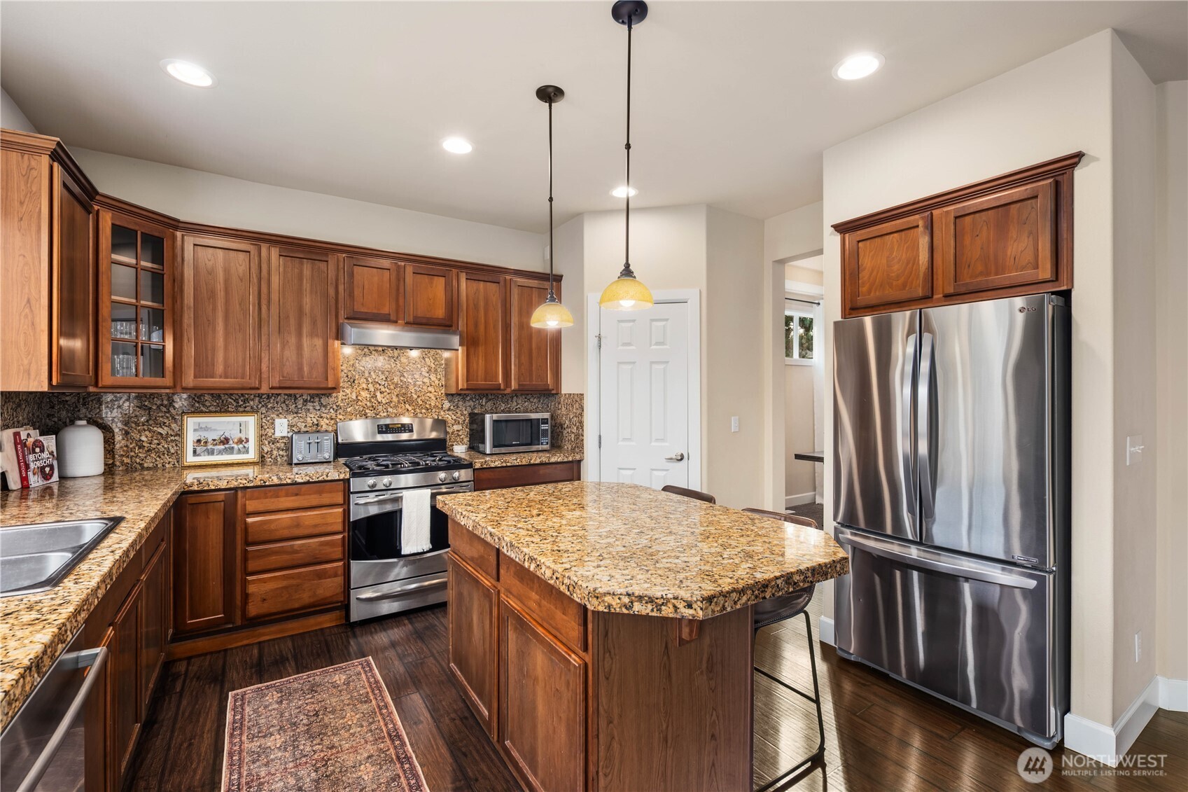 6608 Douglas Avenue SE