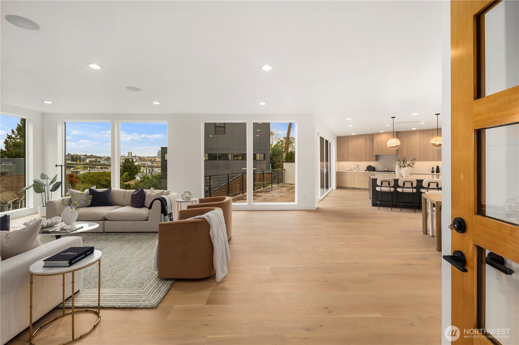 2410 Everett Avenue E