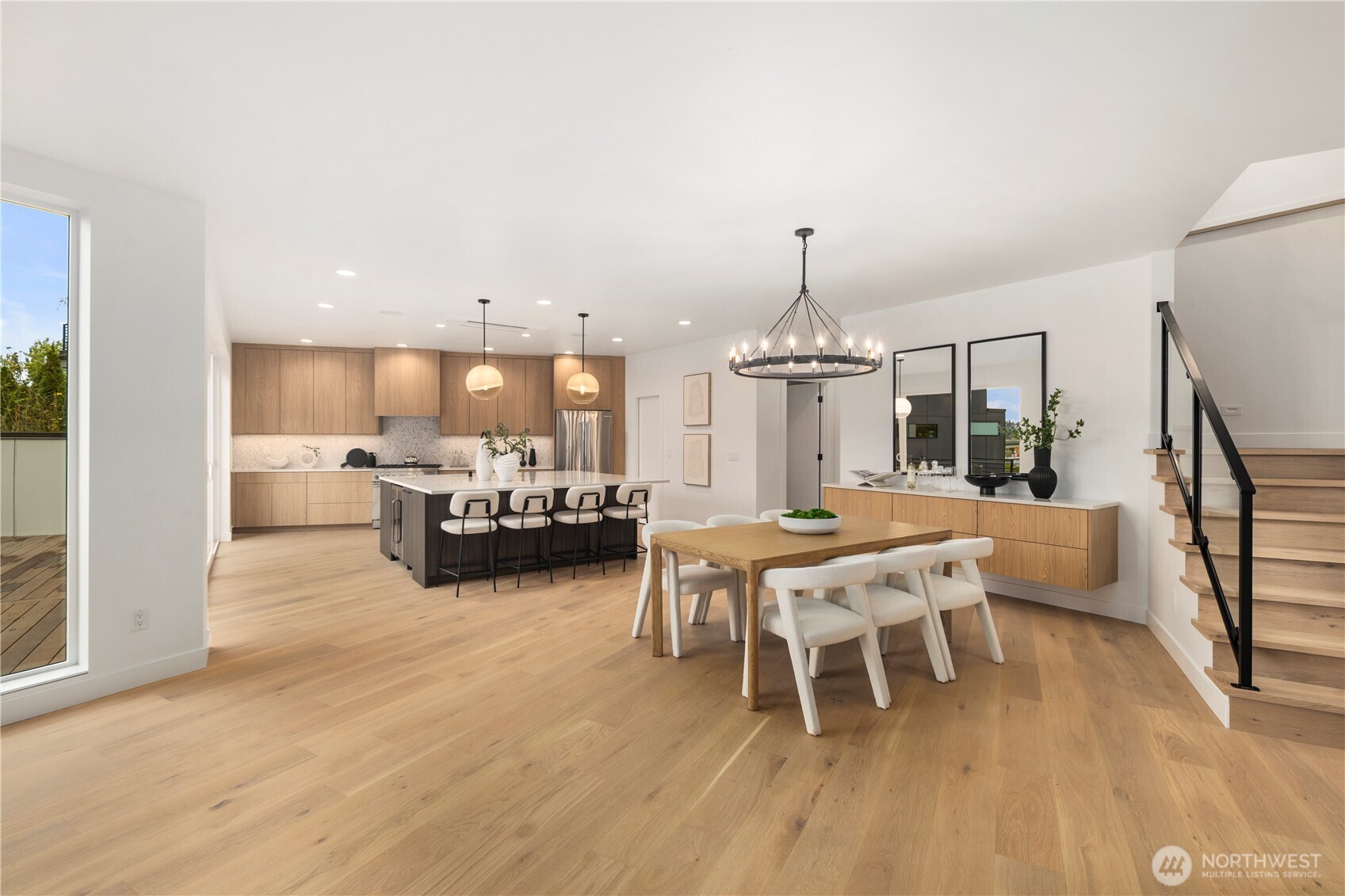 2410 Everett Avenue E