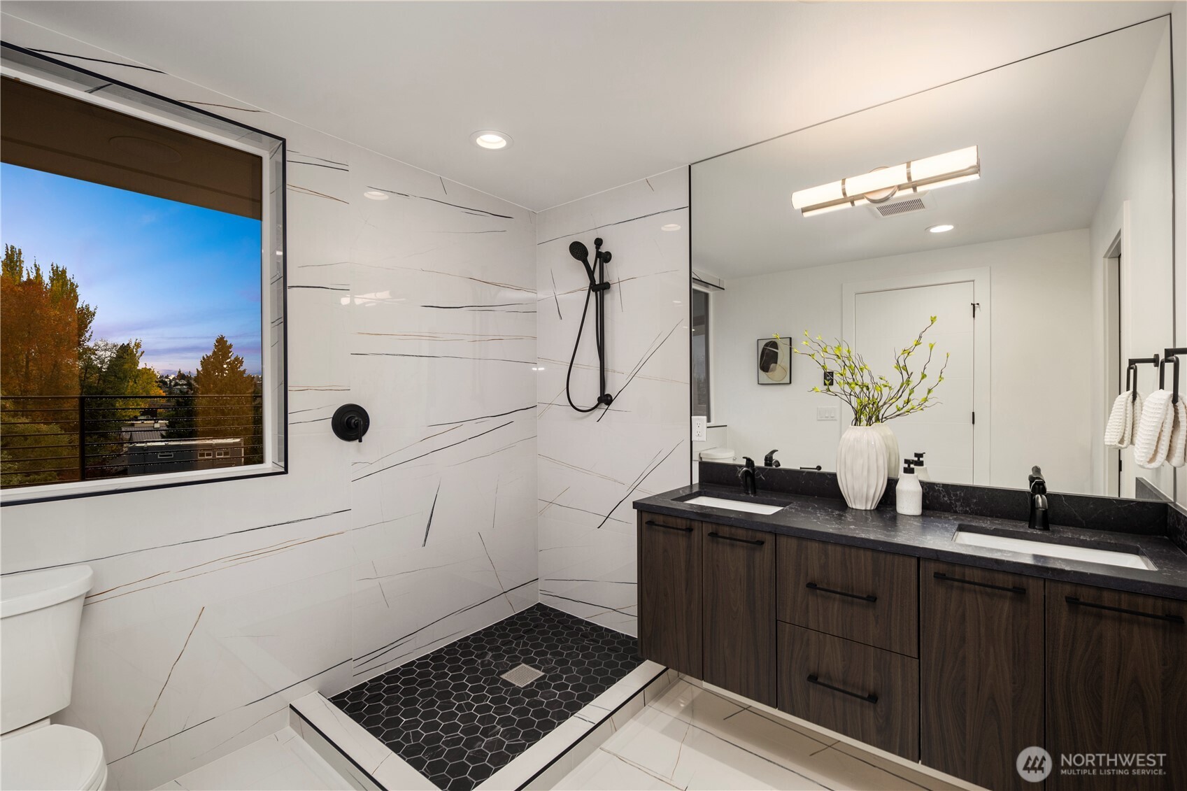 2410 Everett Avenue E