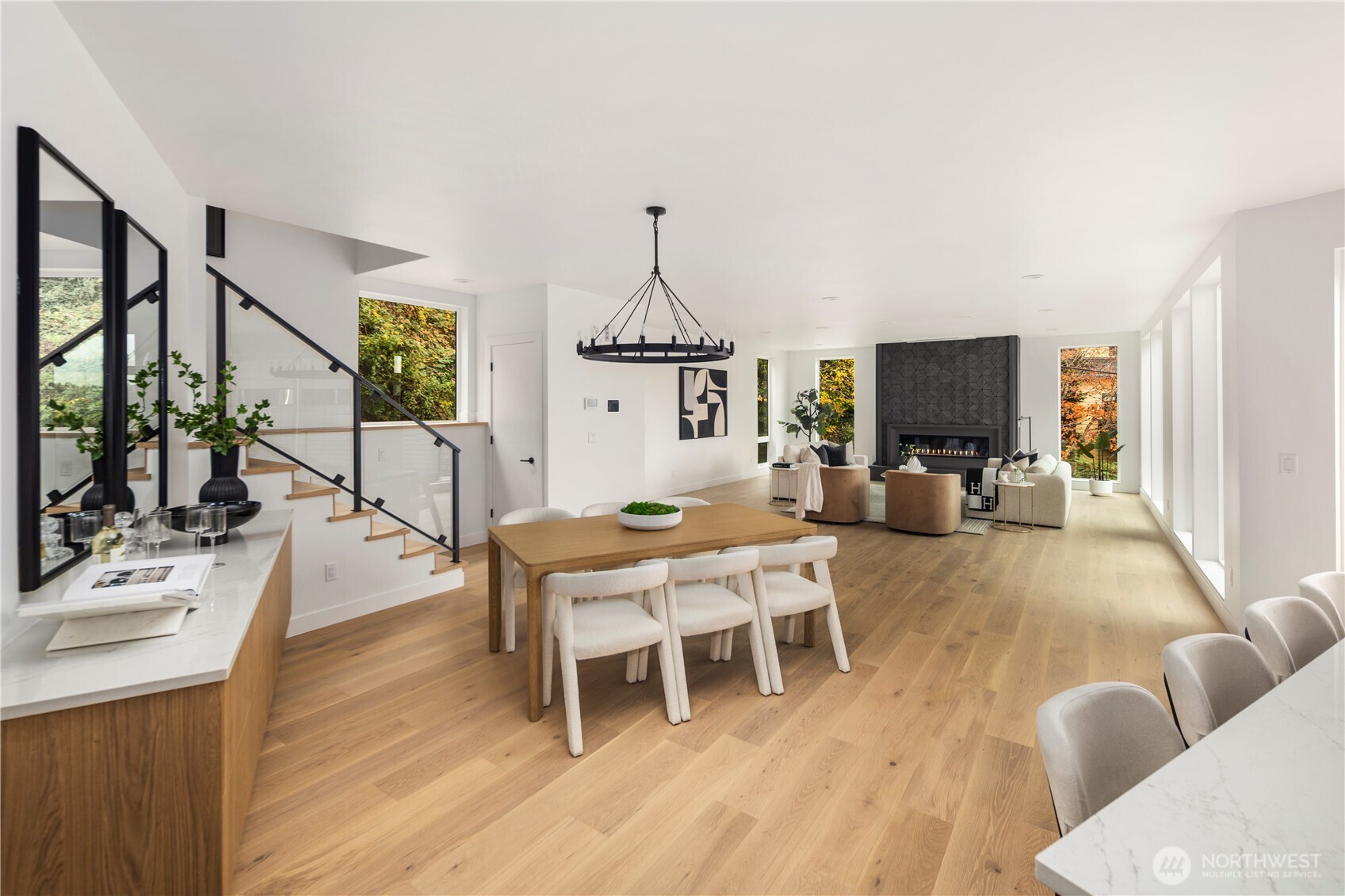 2410 Everett Avenue E