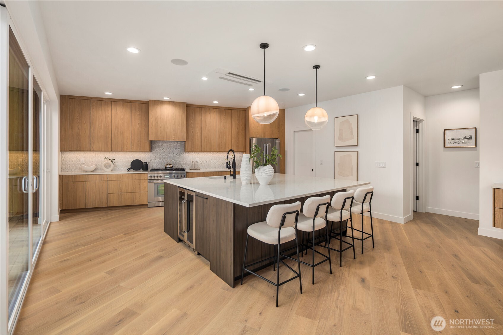 2410 Everett Avenue E