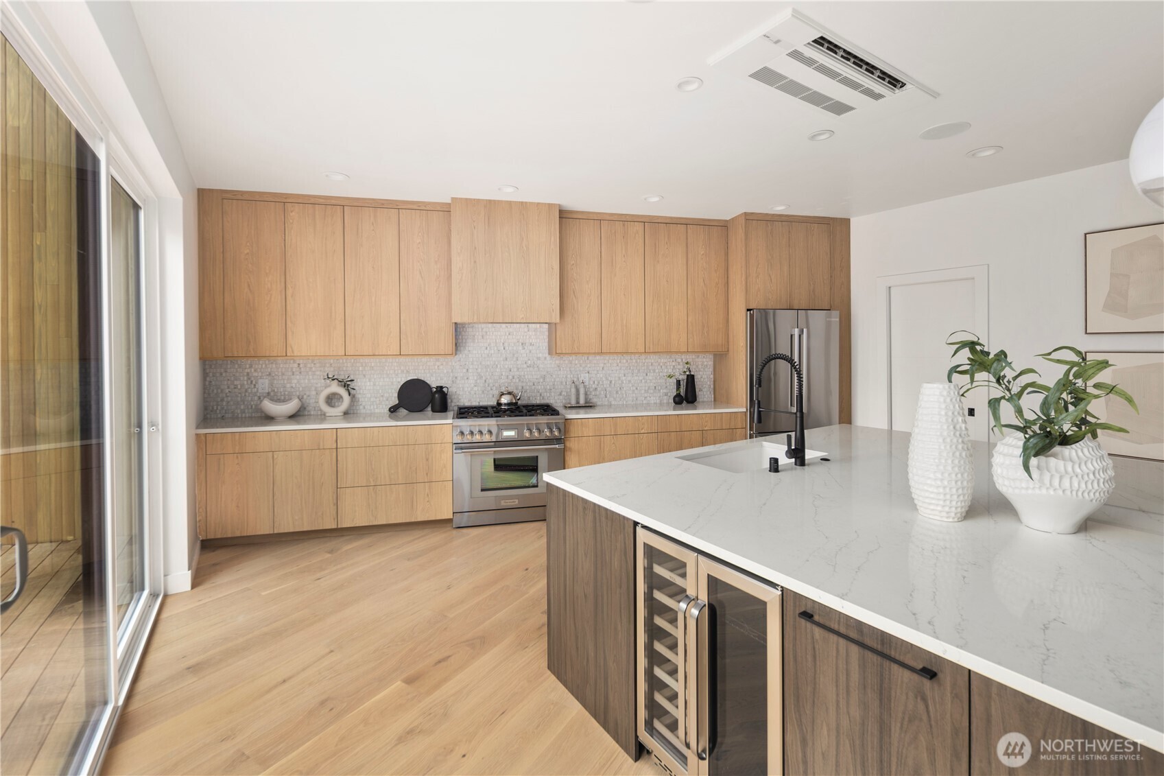 2410 Everett Avenue E