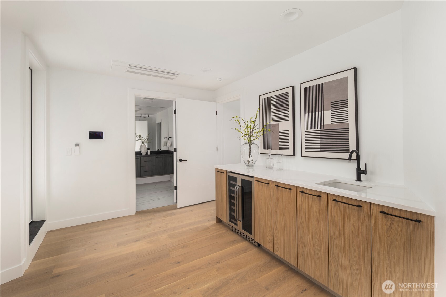 2410 Everett Avenue E