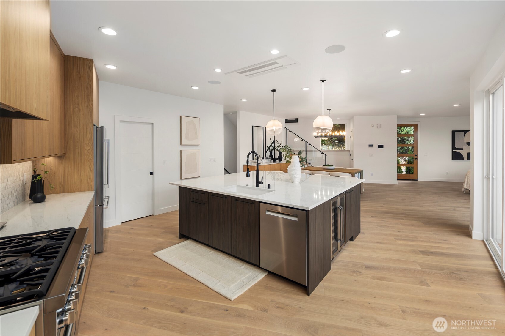 2410 Everett Avenue E