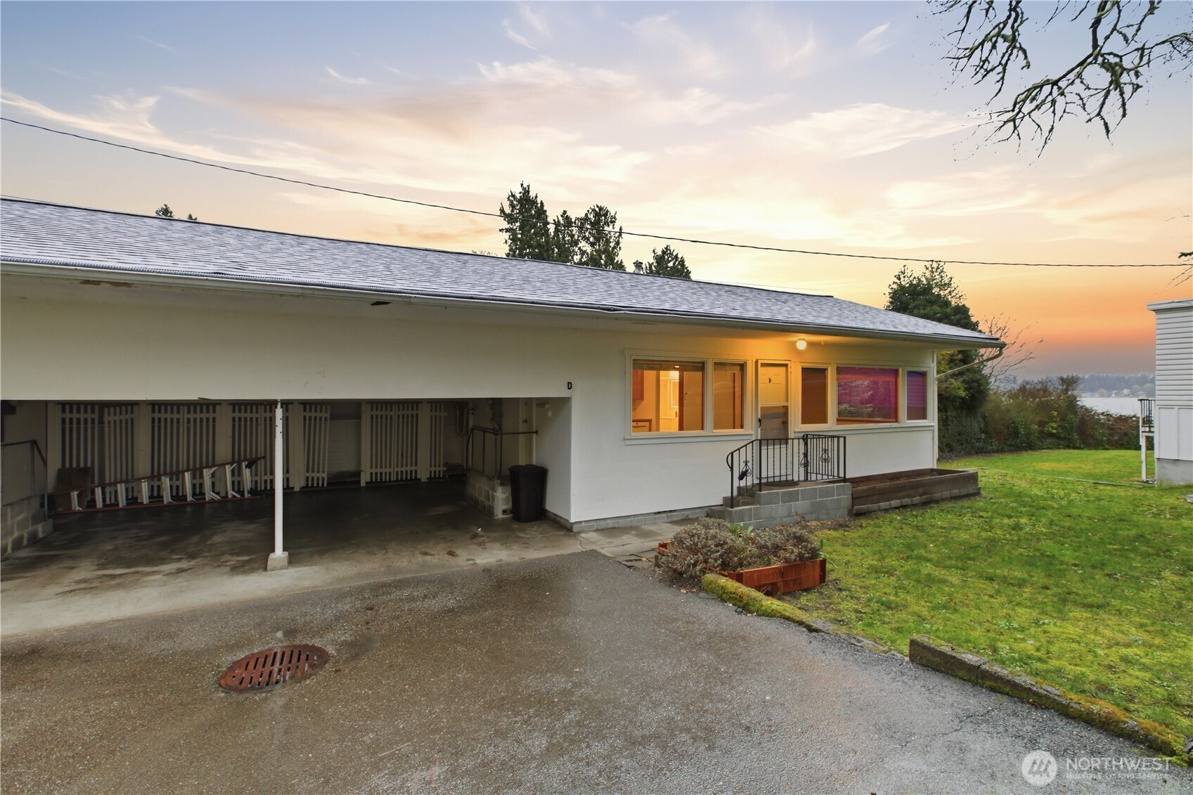 9830 American Avenue SW Unit: A-D