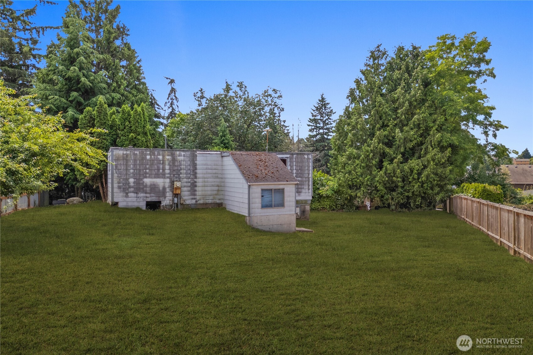 2706 S 276th Place