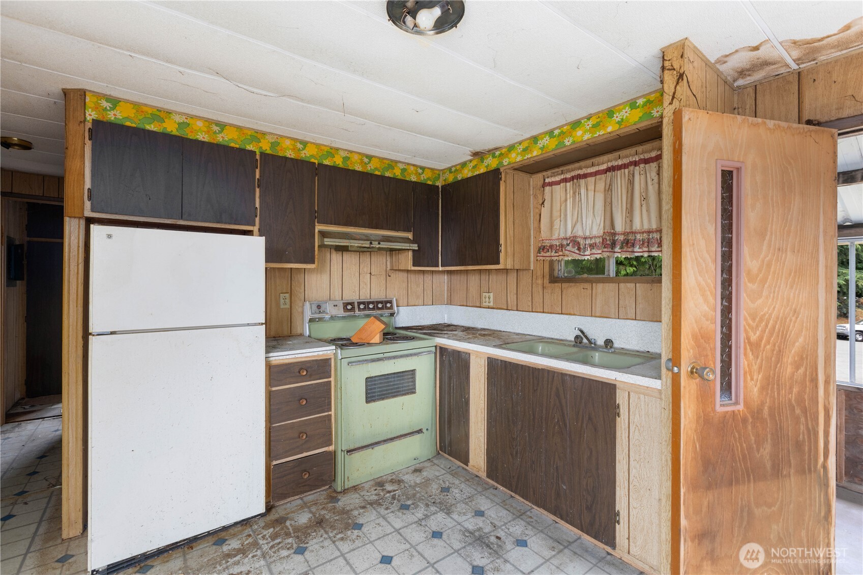 2706 S 276th Place
